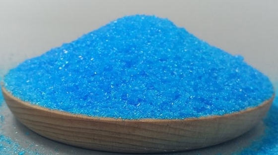 قیمت خوب CAS 7758-98-7 آبی بلوری جامد سولفات مس بدون آب و سولفات مس پنتا هیدرات آنلاین